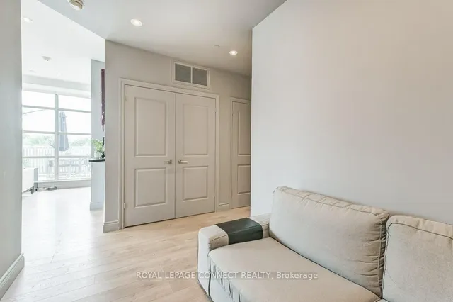 Additional image 7 of 1003 Queen St Unit 401