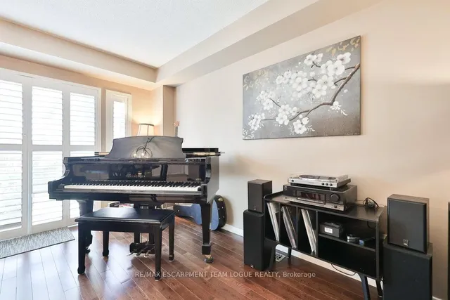 Additional image 8 of 4245 Cole Cres