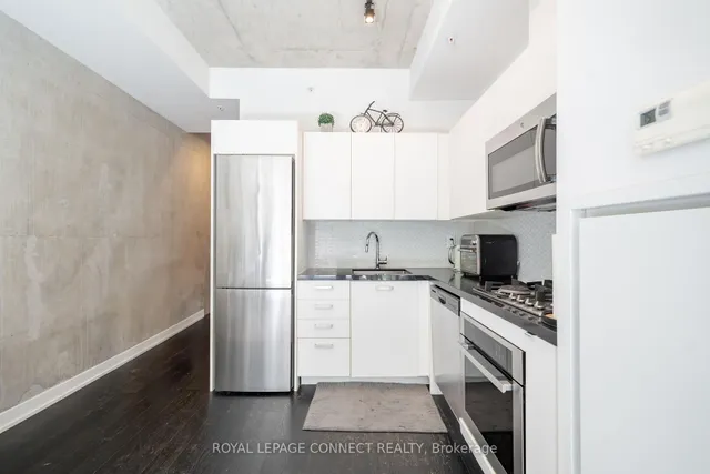 Additional image 11 of 39 Brant St Unit 206