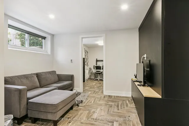 Additional image 30 of 27 Treadgold Cres