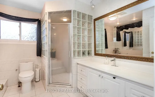 Additional image 26 of 12 Neville Cres