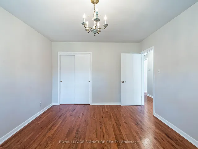 Additional image 14 of 125 Decarie Circ