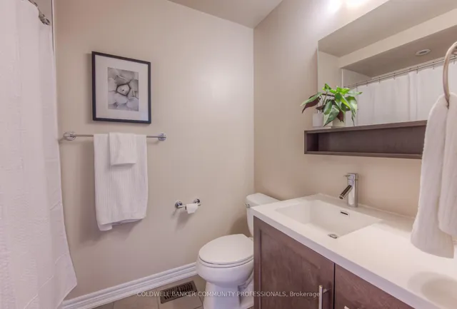 Additional image 27 of 215 Dundas St Unit 38