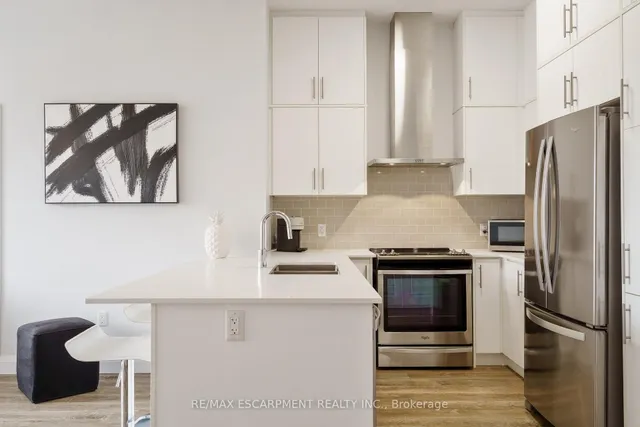 Additional image 9 of 1 Redfern Ave Unit 127