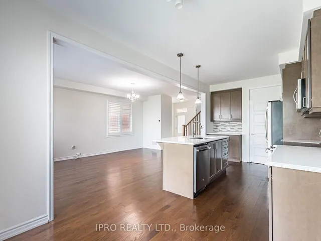 Additional image 11 of 67 Locker Pl