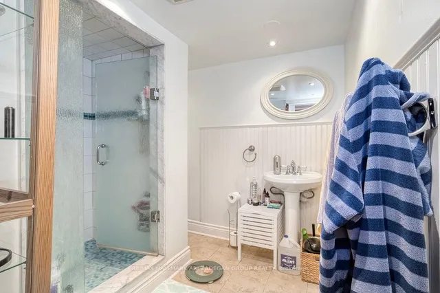 Additional image 39 of 185 Durant Ave