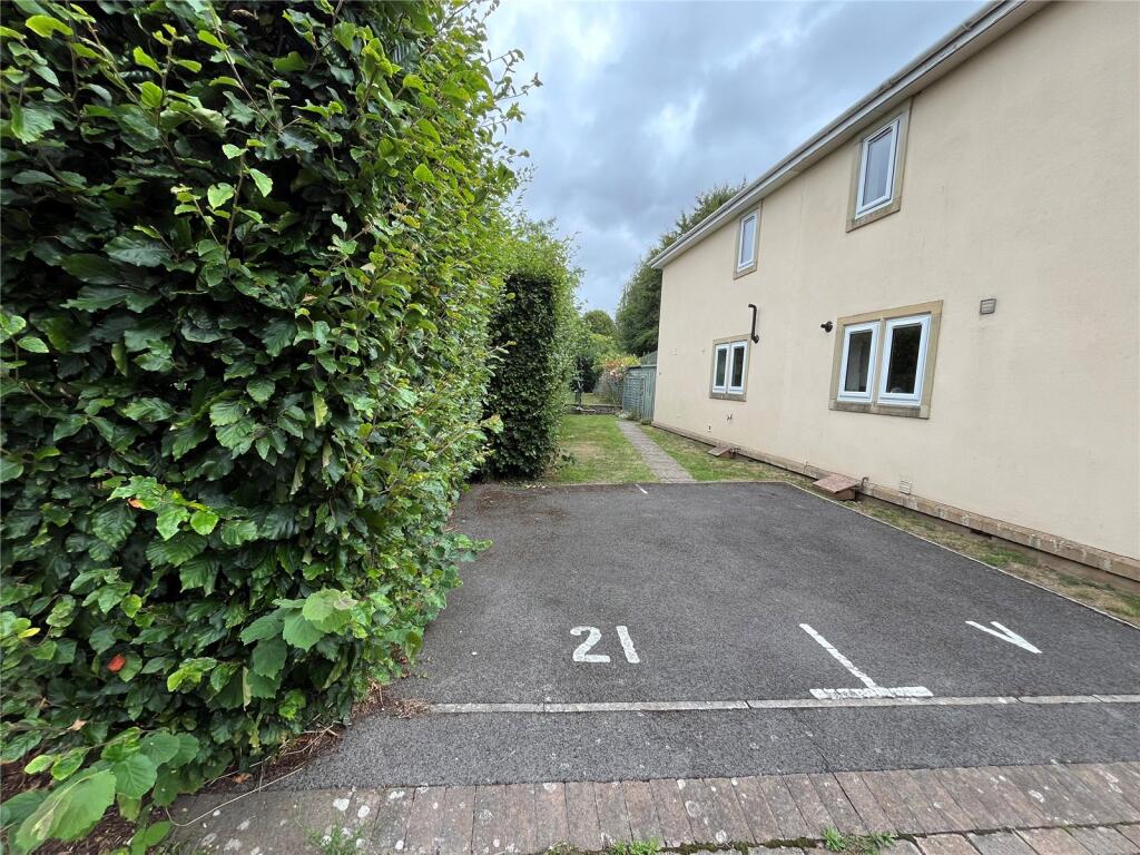 Additional image 15 of Tucked away, just a short walk from the Wells High Street