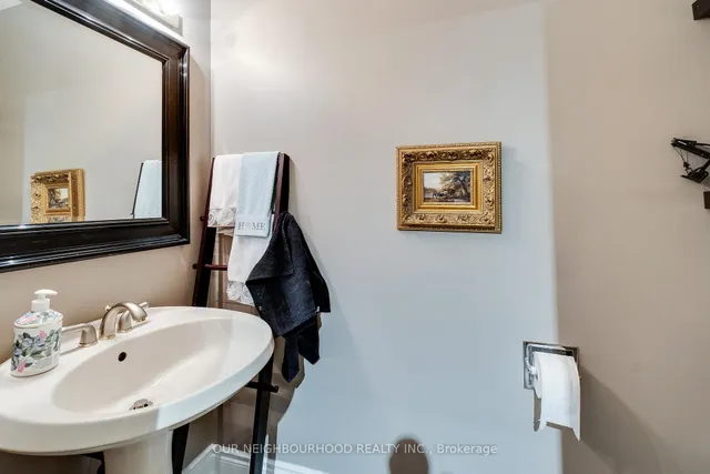 Additional image 19 of 369 Claremont Cres