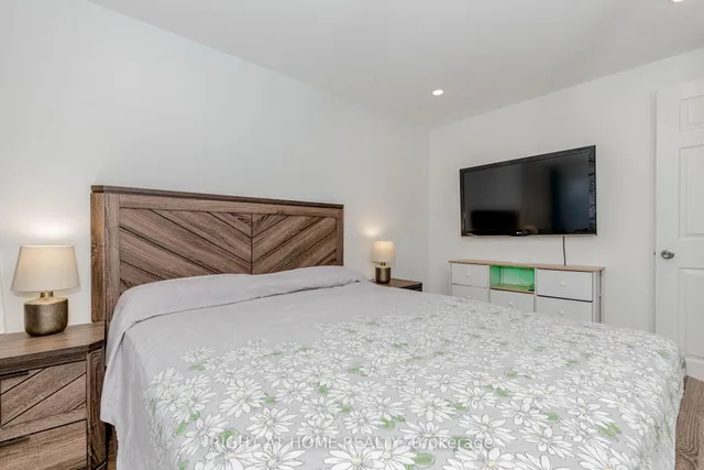 Additional image 29 of 17 Garden Ave