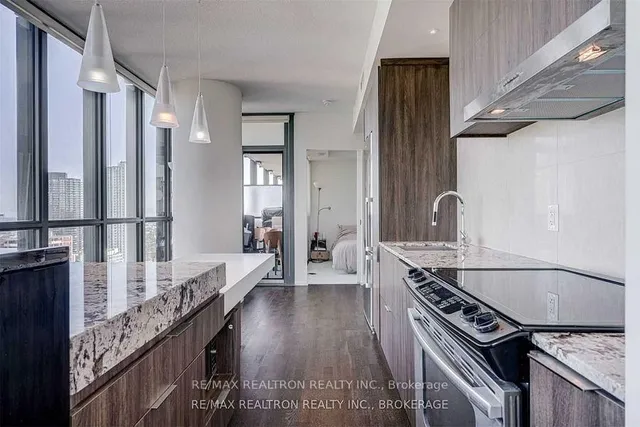Additional image 8 of 101 Charles St Unit 1710