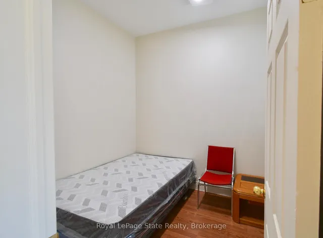 Additional image 15 of 13 Leeming St