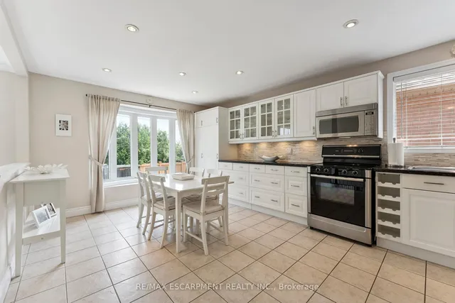 Additional image 17 of 1650 Allan Cres