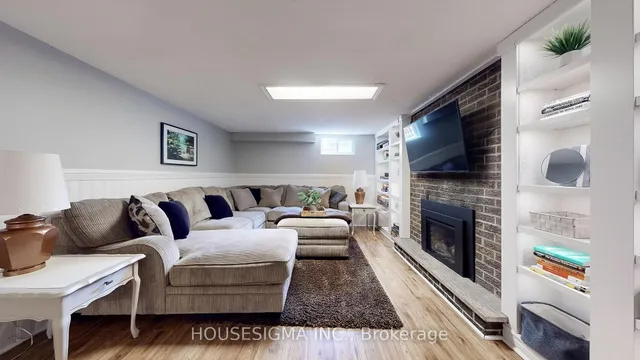 Additional image 20 of 641 Glen Moor Cres