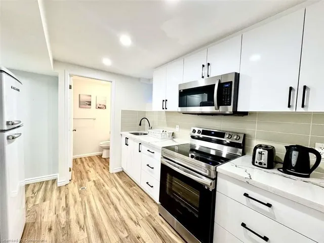 Additional image 43 of 635 Bridle WOOD