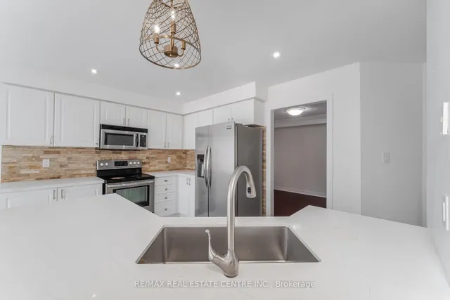 Additional image 12 of 6 Baccarat Cres