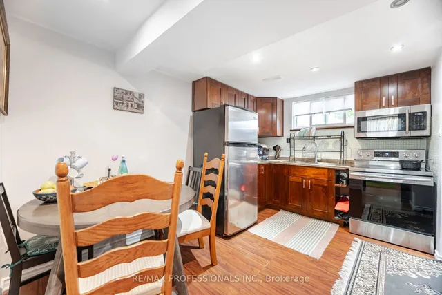 Additional image 35 of 1549 Royal York Rd