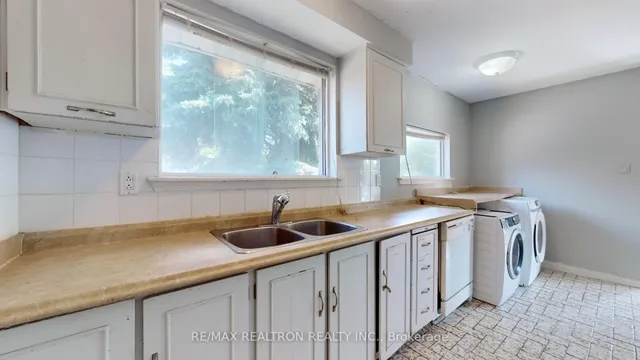 Additional image 10 of 16 Flavian Cres