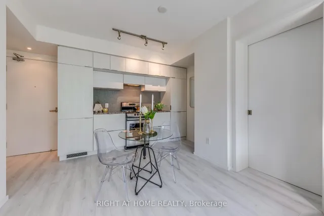 Additional image 9 of 159 Dundas St Unit 611