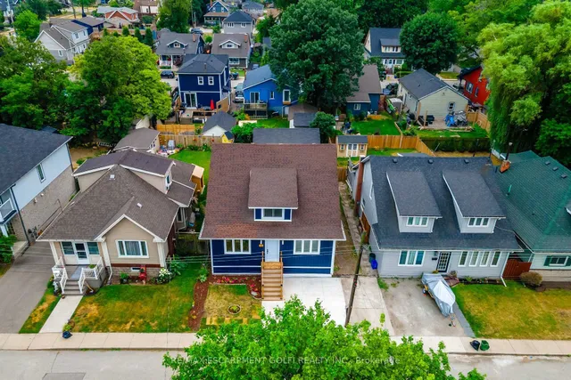 Additional image 38 of 10 Comet Ave