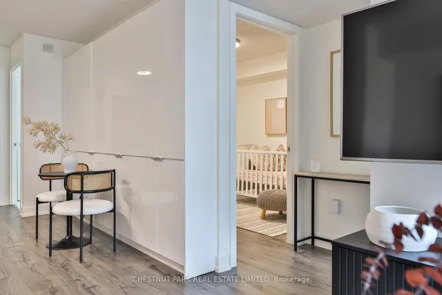 Additional image 17 of 10 Capreol Crt Unit 620