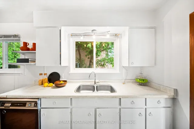 Additional image 12 of 1065 Franconia Dr