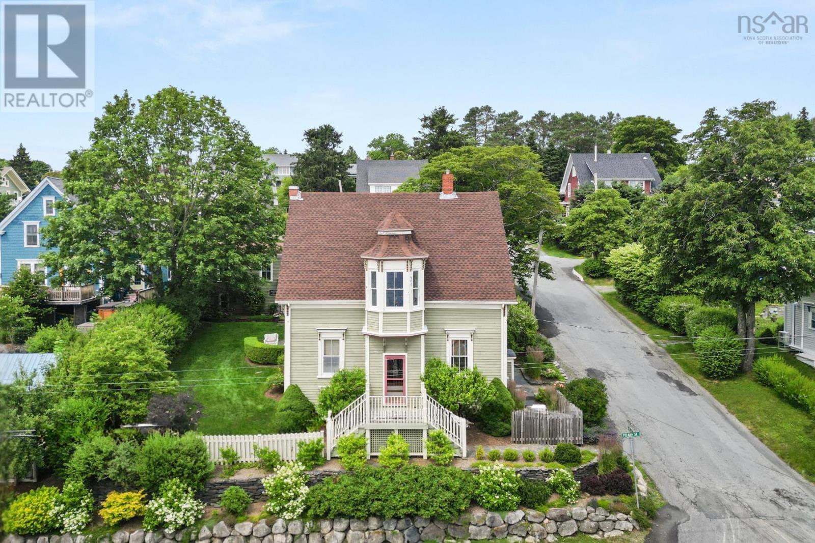 Property image for 215 Pelham Street|Lunenburg, Nova Scotia B0J2C0