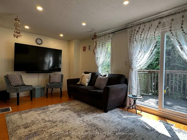 Additional image 9 of 2359 Birchmount Rd Unit 23