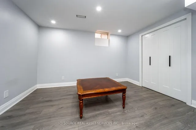 Additional image 37 of 12 Amethyst Circ