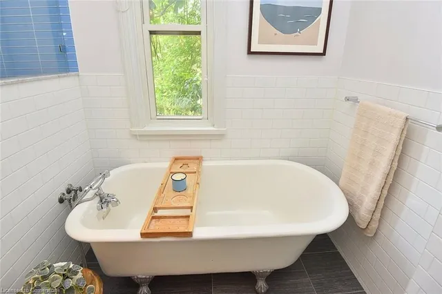 Additional image 34 of 293 Charlton Ave