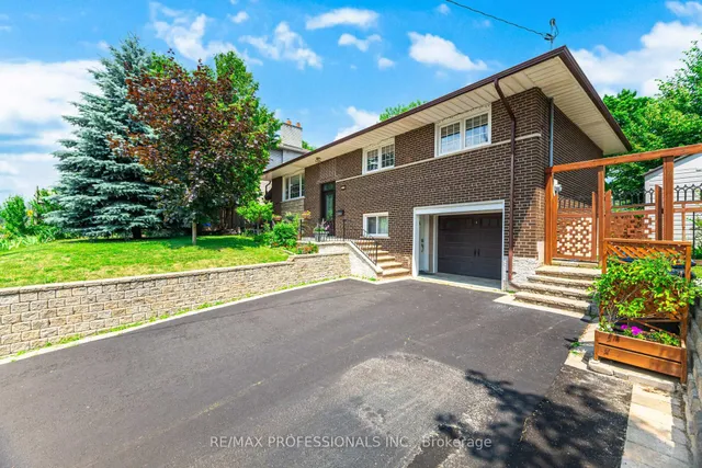 Additional image 3 of 1549 Royal York Rd