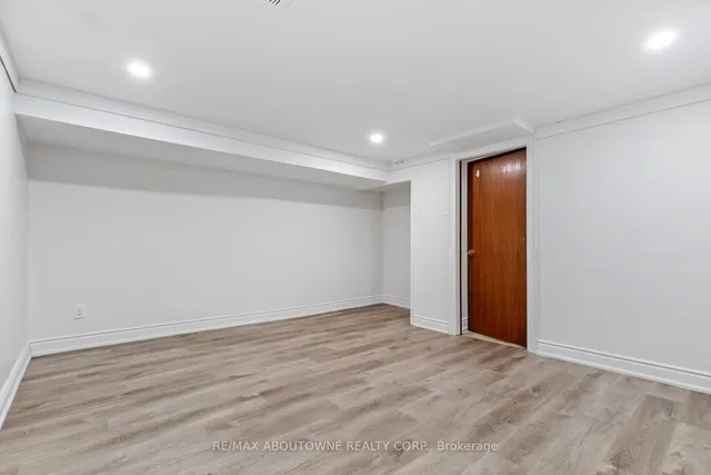 Additional image 24 of 15 Lockton Cres