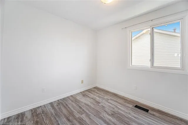 Additional image 23 of 376 Hansen Rd