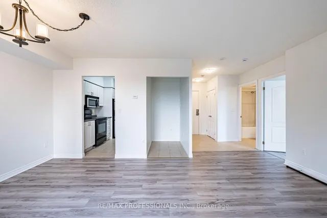 Additional image 11 of 2088 Lawrence Ave Unit 1007