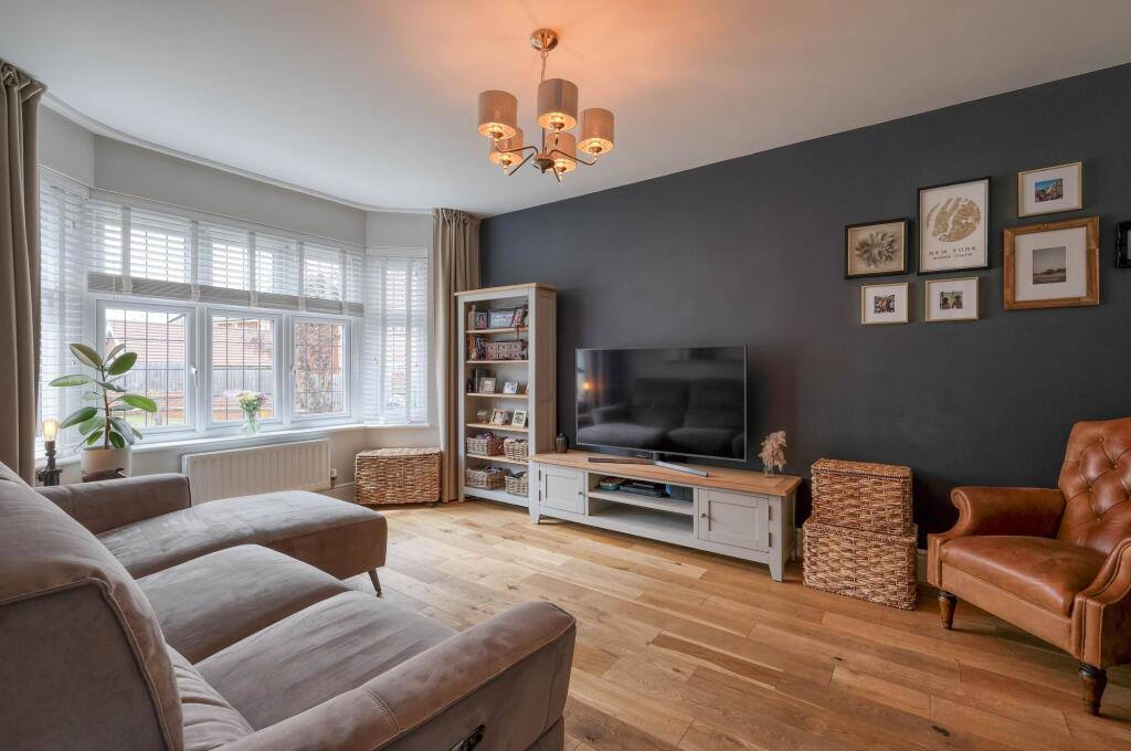 Additional image 4 of Oakengates Close, Webheath, B97