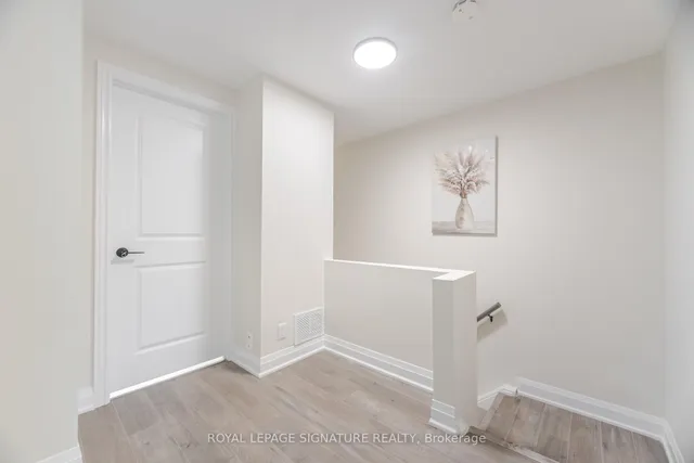 Additional image 15 of 34 Goskin Crt