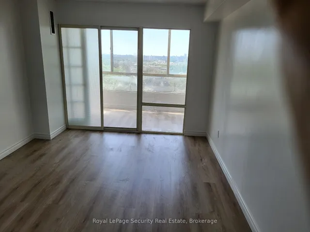 Additional image 4 of 2470 Eglinton Ave Unit 605