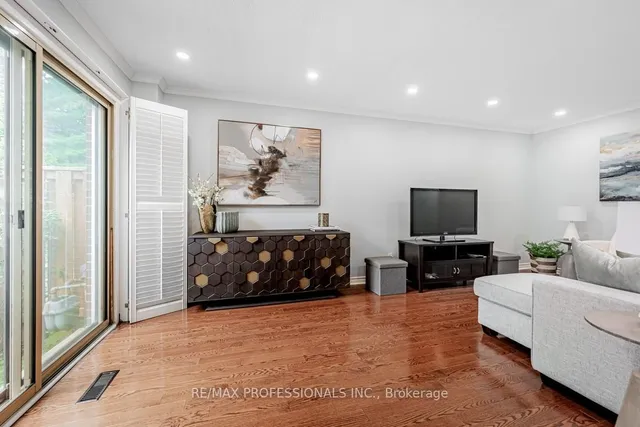 Additional image 13 of 1180 Mississauga Valley Blvd Unit 41