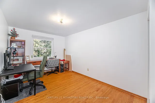 Additional image 27 of 32 Farmington Dr