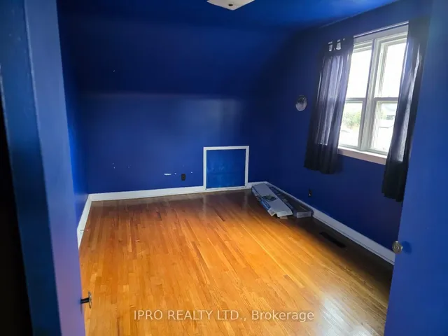 Additional image 4 of 215 Elmwood Cres