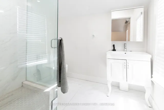 Additional image 16 of 2546 WILSON St