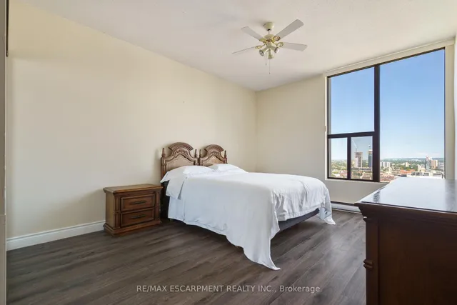 Additional image 29 of 75 Queen St Unit 2203