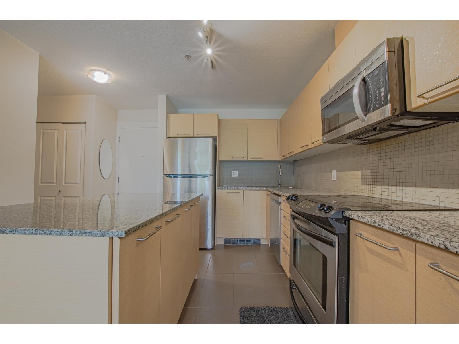 209 10822 CITY PARKWAY|Surrey, British Columbia V3T0C2