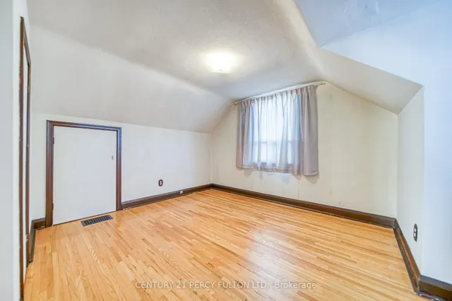 Additional image 19 of 3184 St Clair Ave