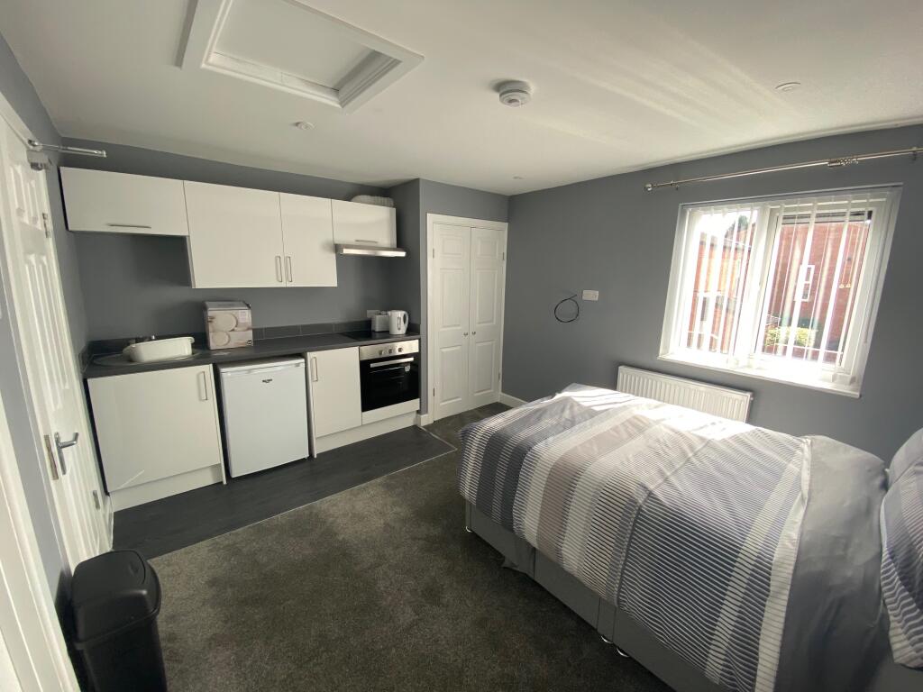 Additional image 4 of Abelia, Amington