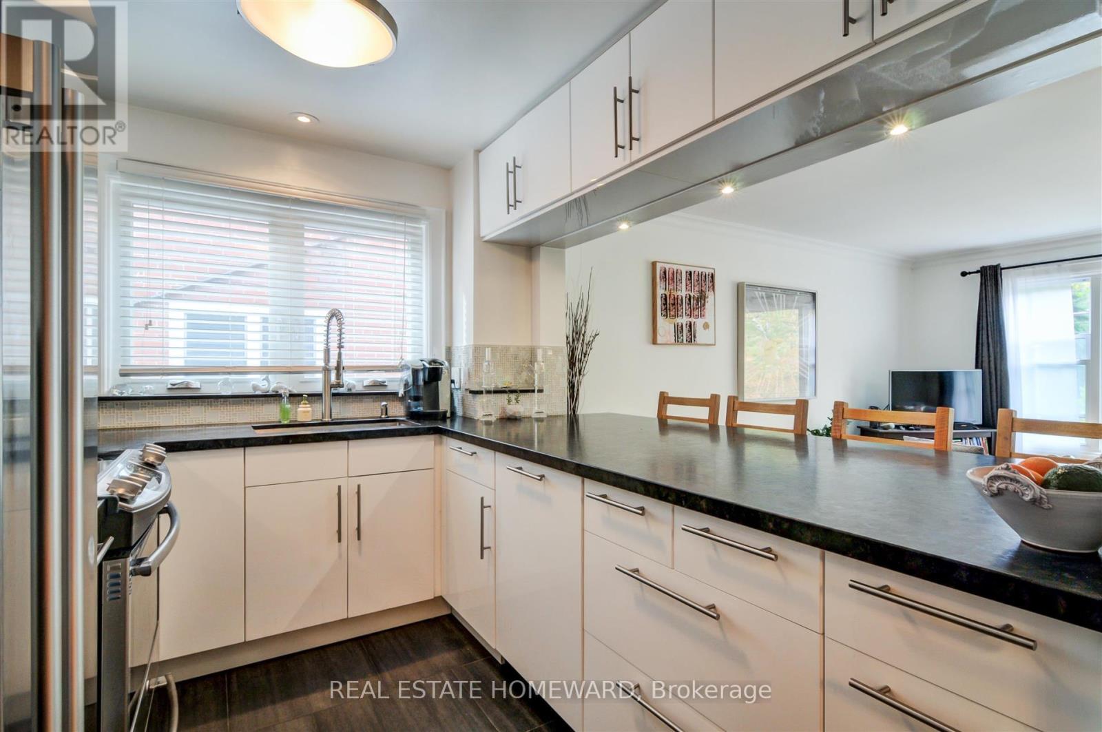 Property image for MAIN - 21 LOVE CRESCENT|Toronto (East End-Danforth), Ontario M4E1V6