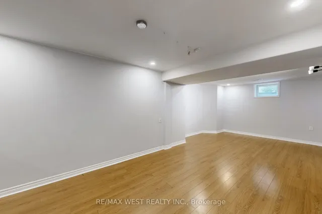 Additional image 41 of 6 Igloo Tr