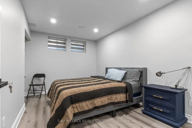 Additional image 39 of 1755 Crately Crt