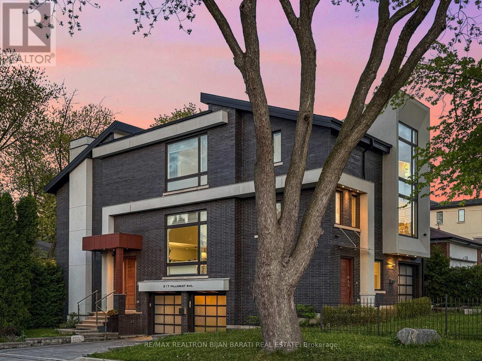 217 HILLCREST AVENUE|Toronto (Willowdale East), Ontario M2N3P3