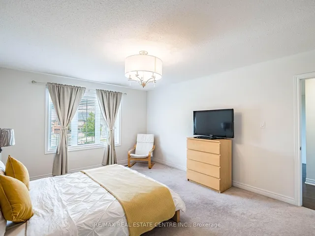 Additional image 41 of 36 Isle Royal Terr