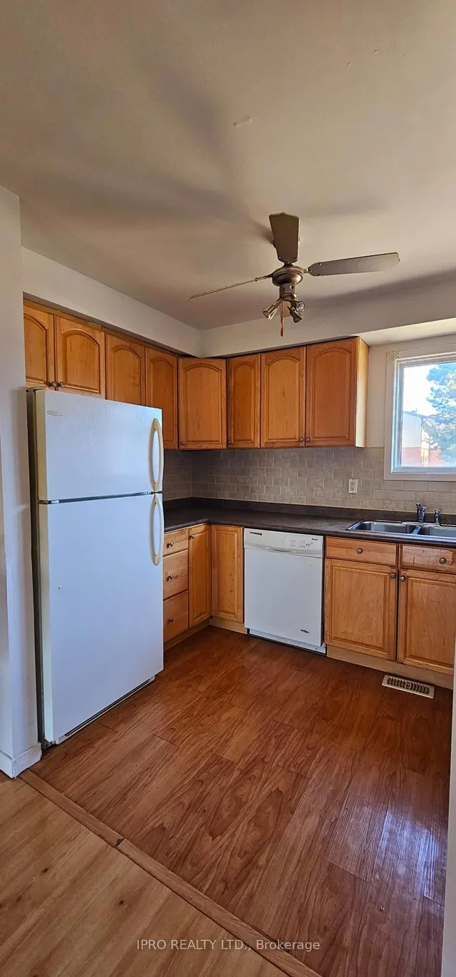 Additional image 10 of 36 Dawson Cres Unit 36